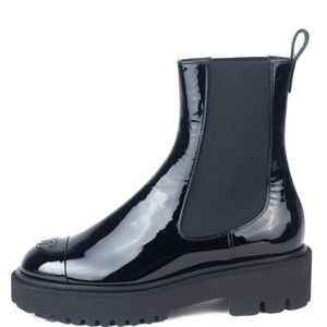 Chanel Patent leather ankle boots 38.5